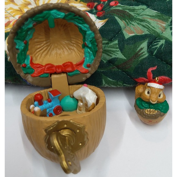 1991 Hallmark Keepsake Ornament Collector's Club Hidden Treasure Squirrel Acorn - Picture 2 of 11
